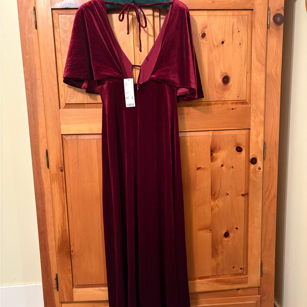 Burgundy red velvet jumpsuit. Flowy cap sleeve wide leg NWT - Picture 2 of 5